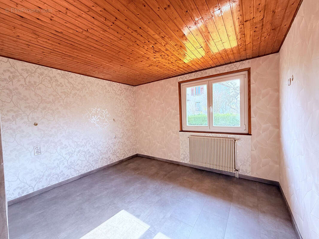 Maison  5 pièce(s)  127 m2 sur un terrains de  27 ares - photo 5
