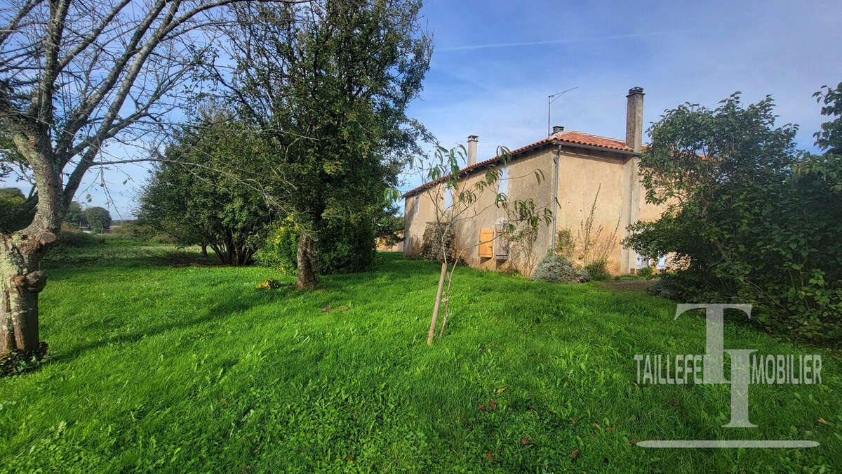 Maison 136 m² à Mainzac  - photo 8