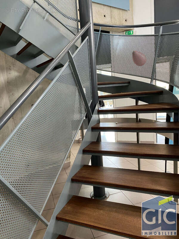 Commerce à HEROUVILLE-SAINT-CLAIR