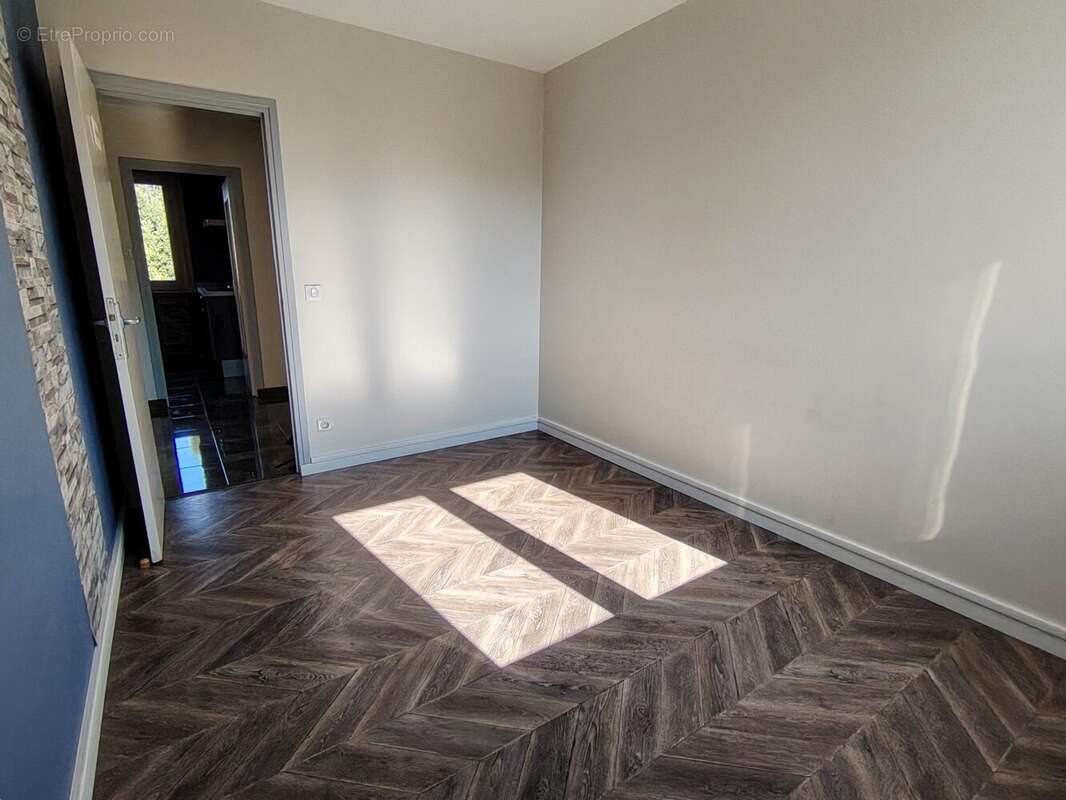 Appartement 64 m² à Grenoble  - photo 9