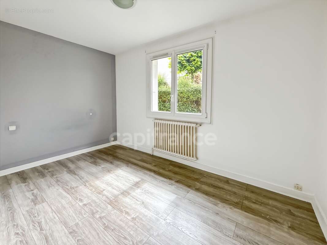 LE MANS Quartier Maillet-Bellevue Maison sur sous sol 4 chambres - photo 9