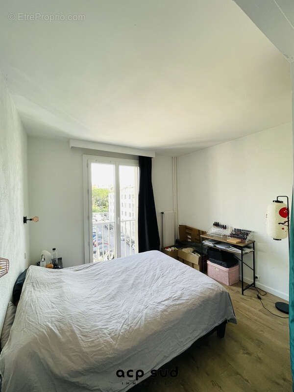 Appartement à MARSEILLE-4E