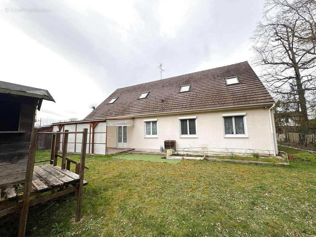 Maison à LA CHAPELLE-EN-SERVAL