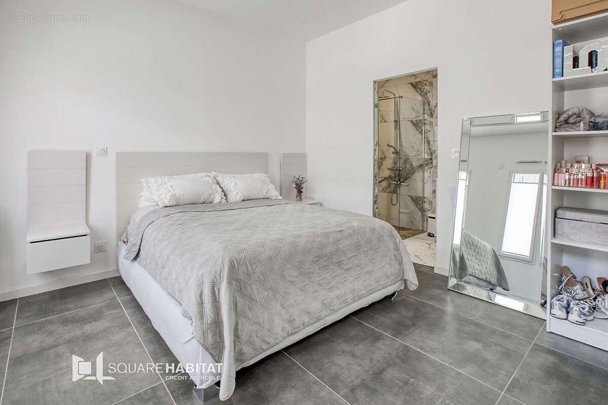 Maison à MONTREUIL-JUIGNE