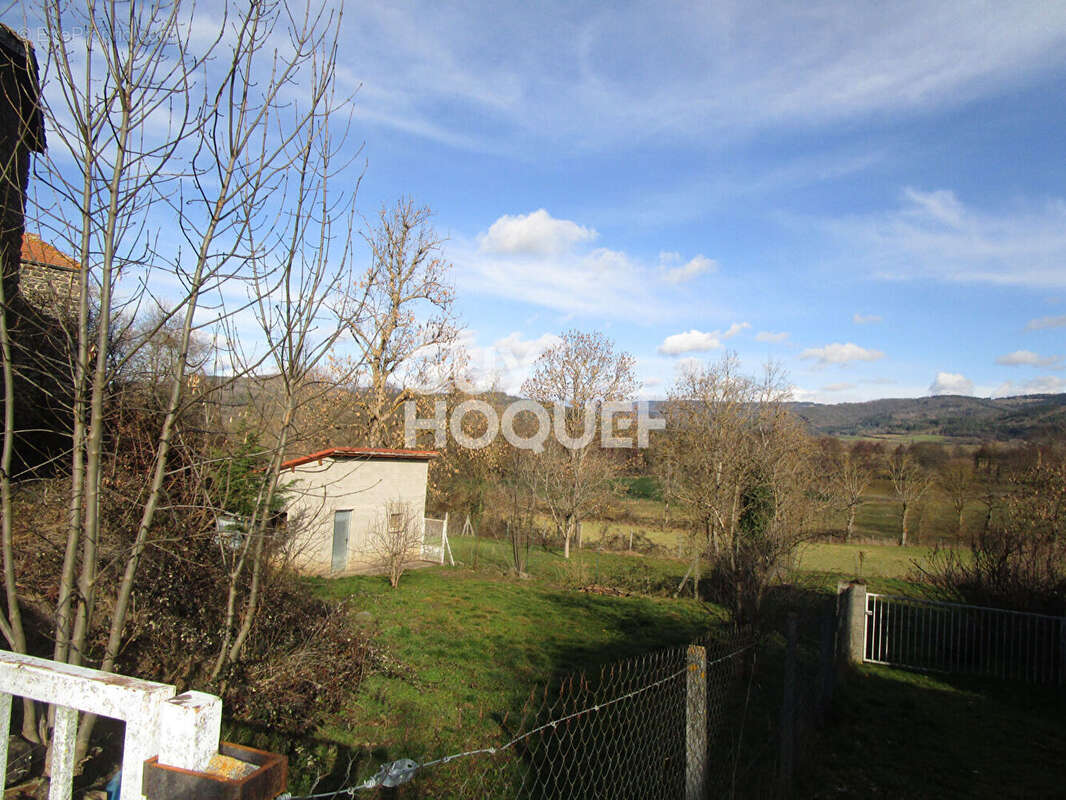Terrain à SAINT-GEORGES-D'AURAC