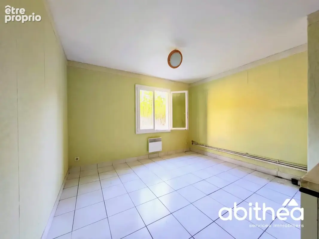 Maison de 98 m2 à rafraîchir sur un terrain de 2000 m2 - photo 7