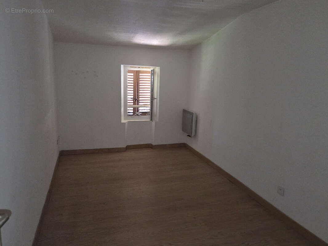 Appartement 245 m² à Sollies-Pont  - photo 3