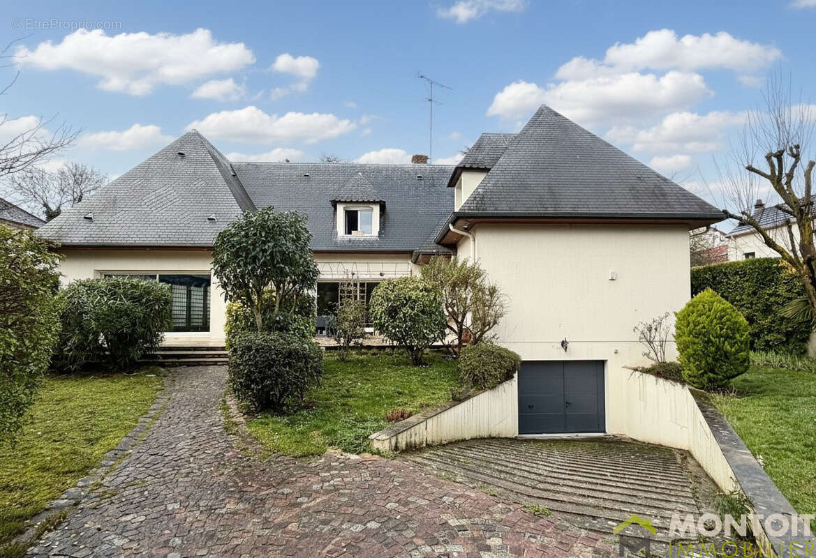 Maison à THIAIS
