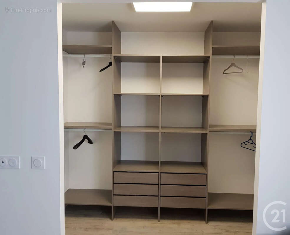 Maison à SAINT-ANTOINE-DE-FICALBA