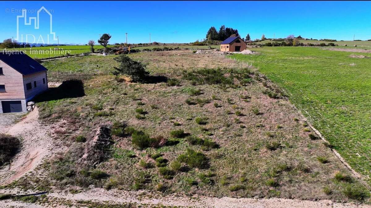 Terrain à SAINT-DENIS-EN-MARGERIDE