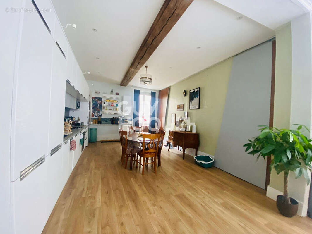 Appartement à COMPIEGNE