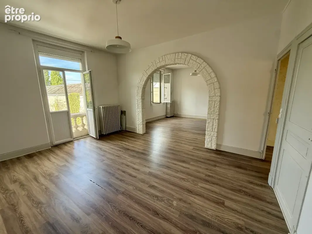 Local Commercial + Appartement T5 sur un terrain de 1615 m2 - photo 9