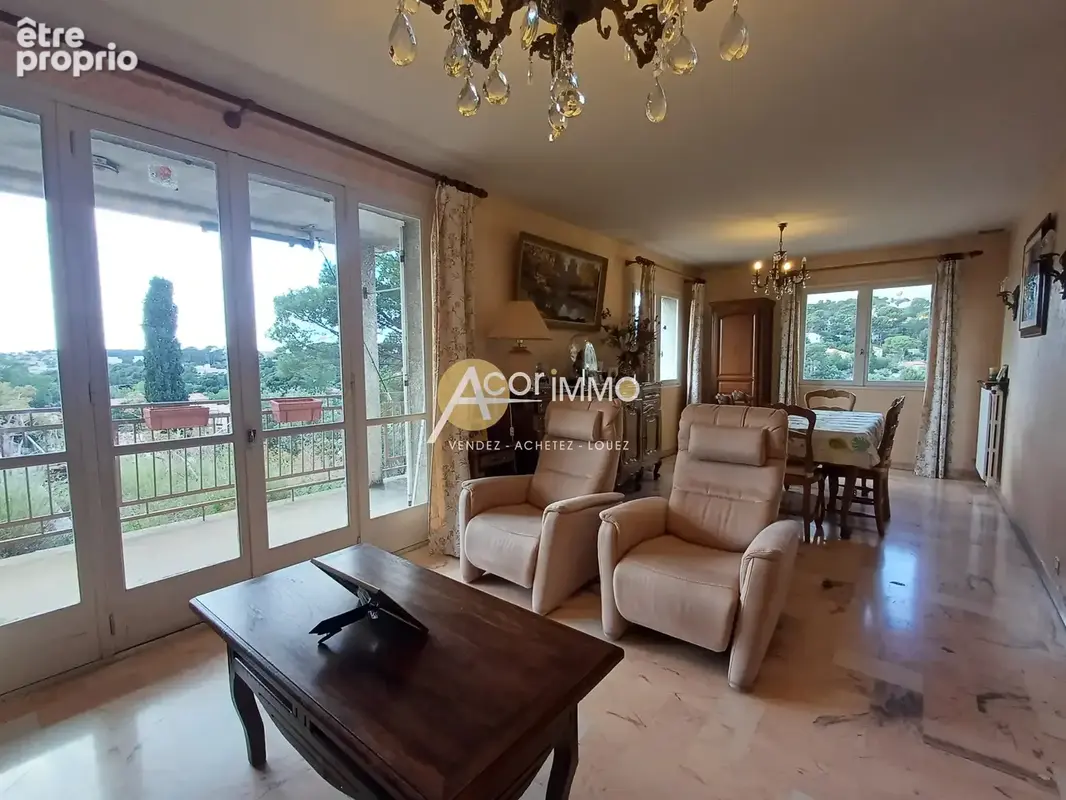 Toulon   une propriété 5 chambres sur  plus de 10 000m2 de terrain - photo 9