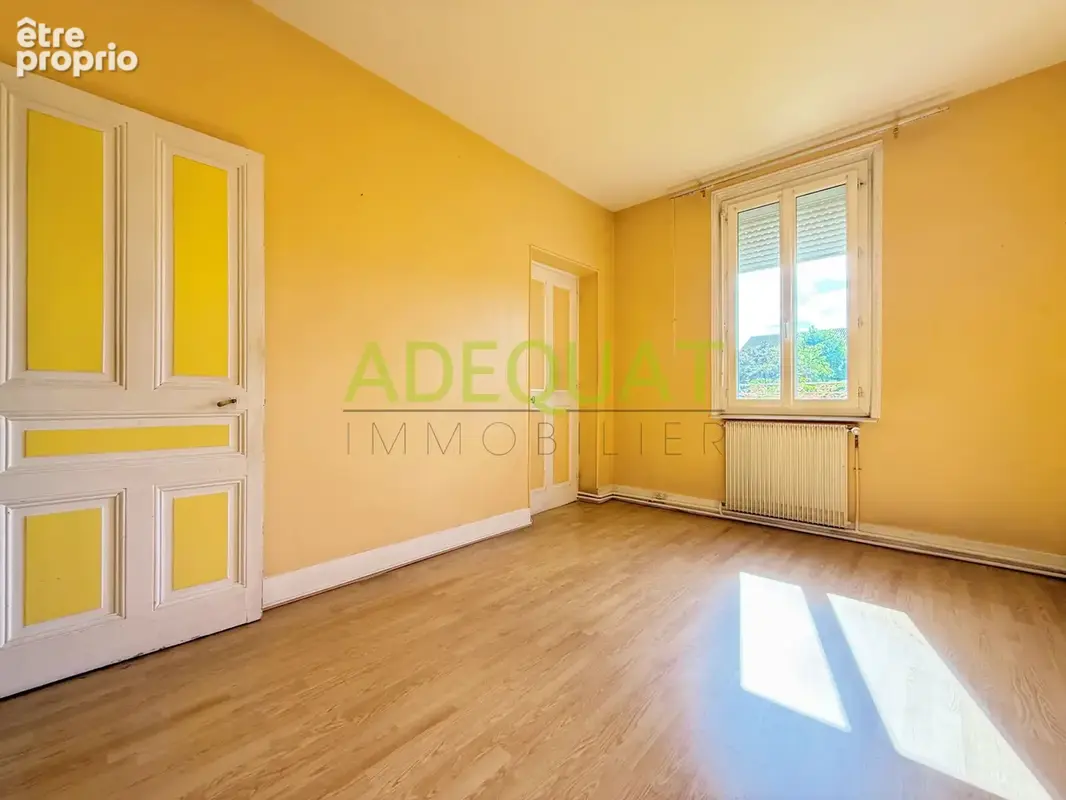 BOURGOIN JALLIEU, grande maison de ville à rénover / terrain de 158m2... - photo 10