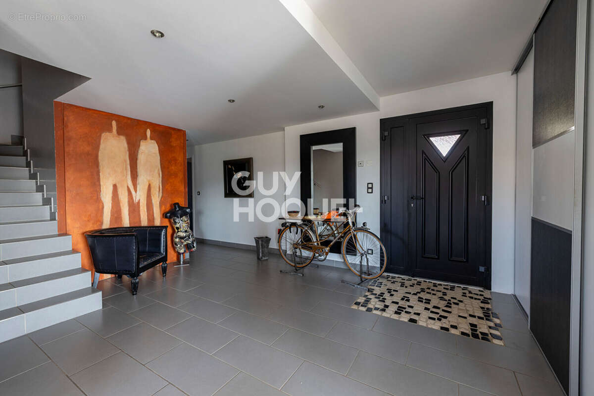 Maison Le Cendre 156 m2 - 4 chambres - Piscine - photo 10