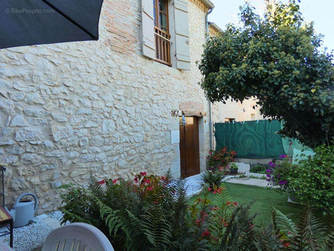 Maison à HAUTEFORT
