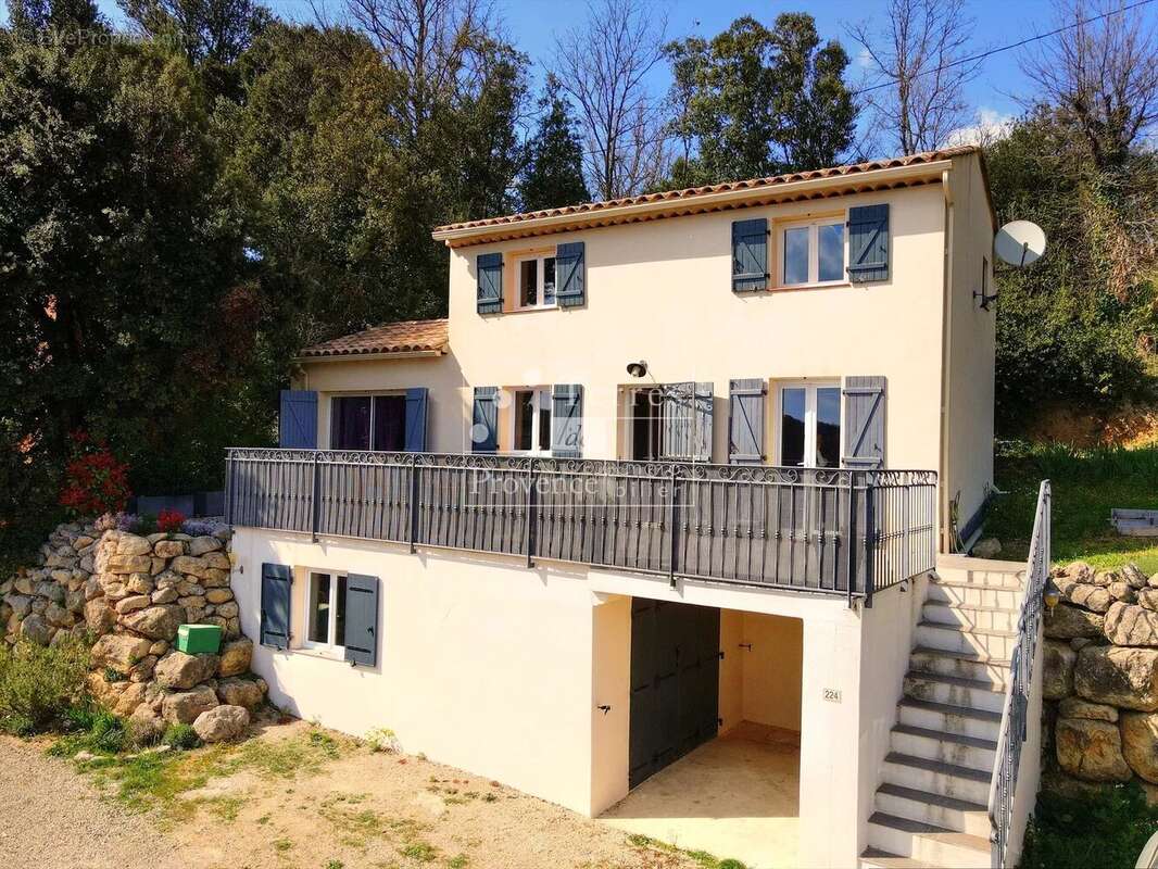 Maison à ARTIGNOSC-SUR-VERDON