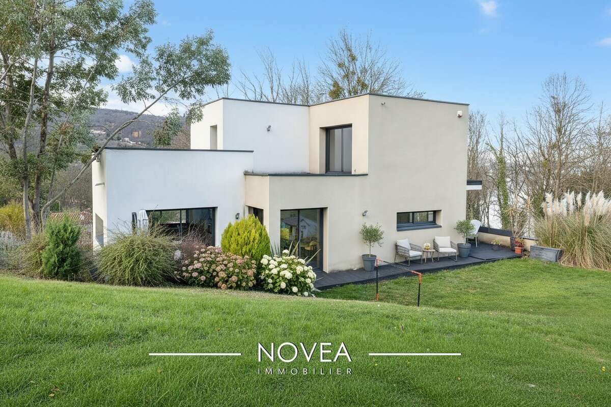 Maison à SAINT-ROMAIN-AU-MONT-D'OR