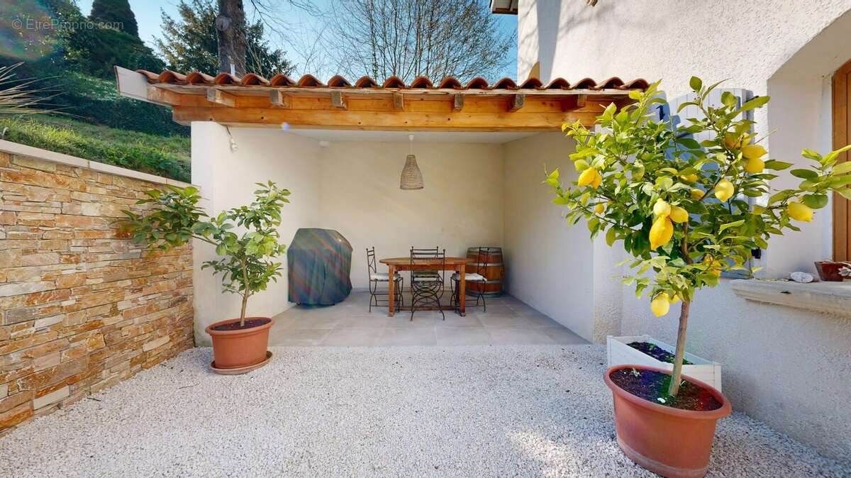 Maison à SOURCIEUX-LES-MINES