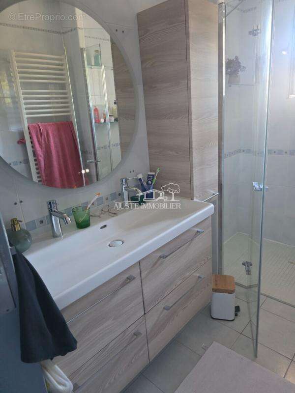 COUP DE COEUR  Maison familiale avec grand terrain et potentiel à Martigues - photo 8