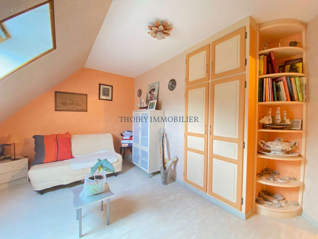 Maison à THOIRY