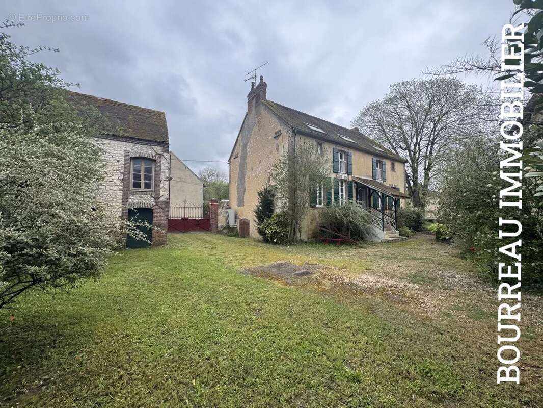 Maison à CHASSY