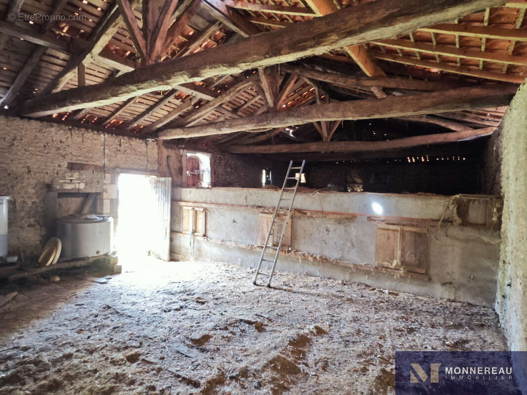 Ancienne ferme nombreuses dépendances sources et lavoir - photo 25