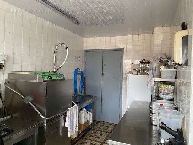 350 m² à Avrille  - photo 6