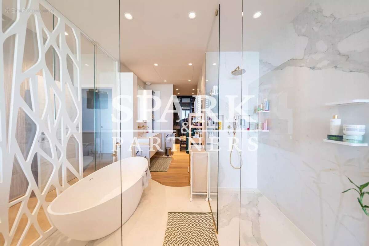 Appartement à ROQUEBRUNE-CAP-MARTIN