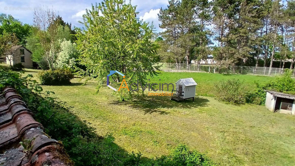 Terrain à CHARENTON-DU-CHER