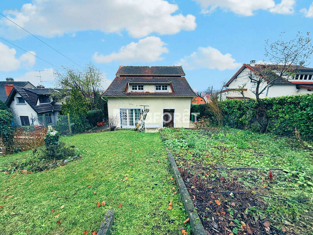 Maison à SAVIGNY-SUR-ORGE