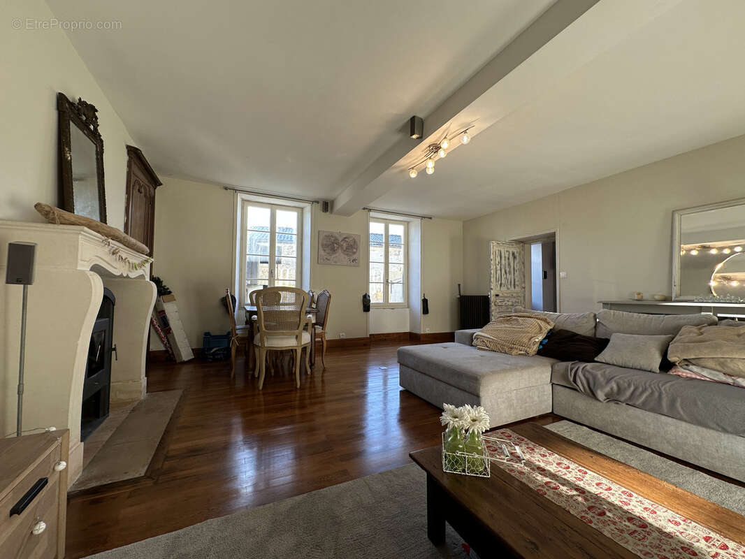 Maison à LOUZAC-SAINT-ANDRE