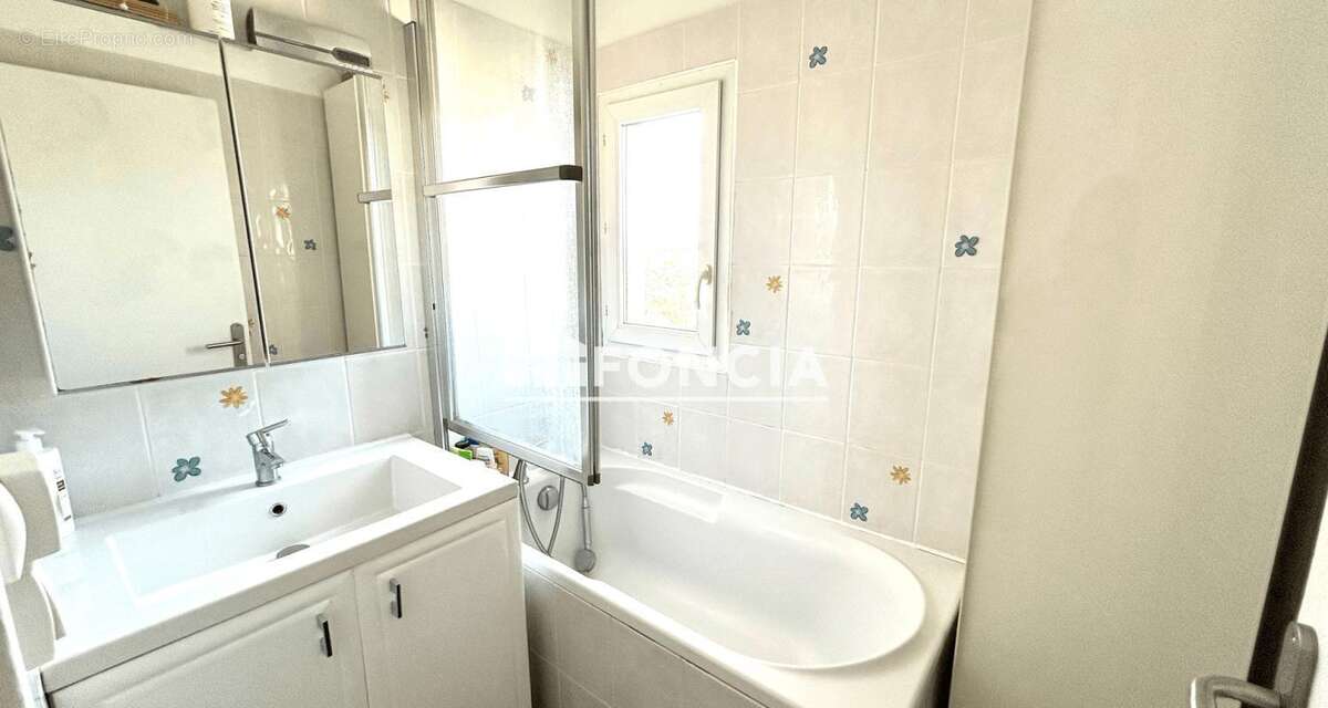 Appartement à FRESNES