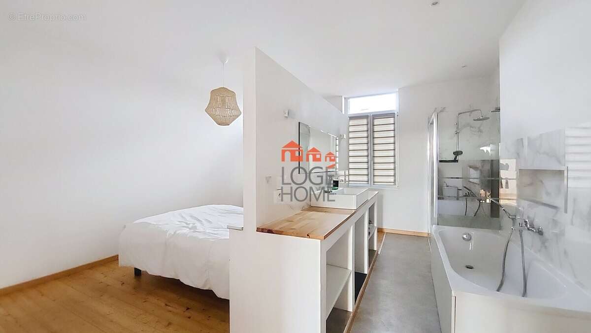 Chambre parentale - Maison à HENIN-BEAUMONT