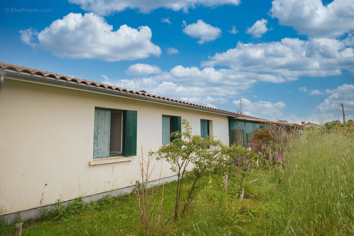 Maison à LES EGLISOTTES-ET-CHALAURES