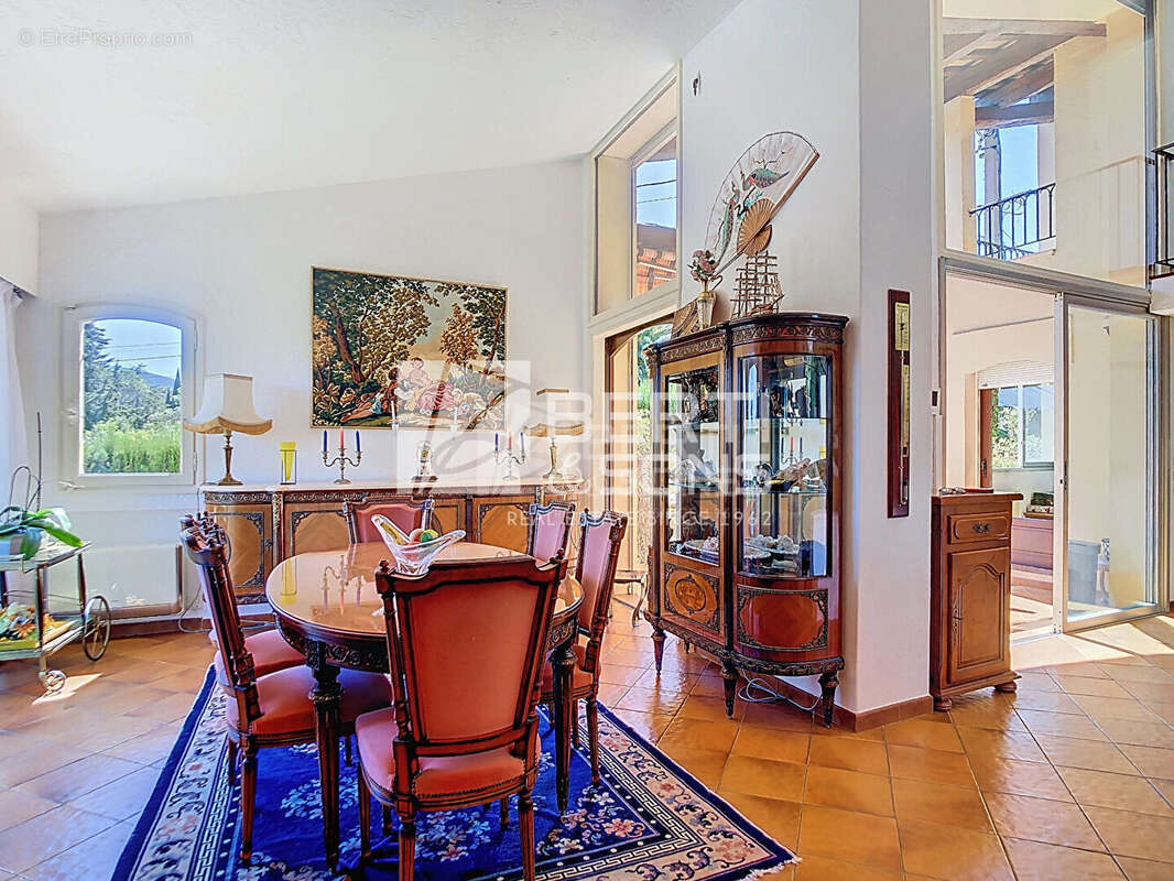 Maison à MANDELIEU-LA-NAPOULE