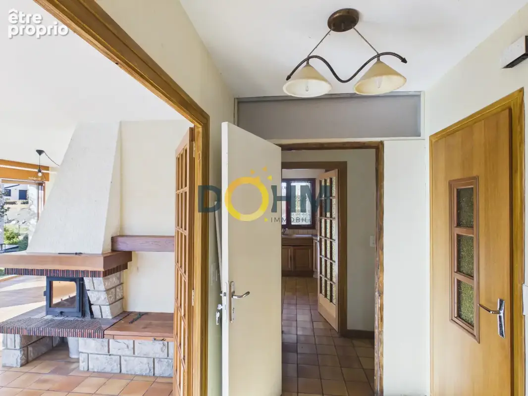Maison familiale lumineuse de 183 m2  sur terrain de 786 m2 a saint jean d'arvey - photo 4