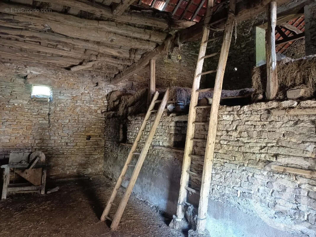 Maison à FONTENAY-PRES-VEZELAY