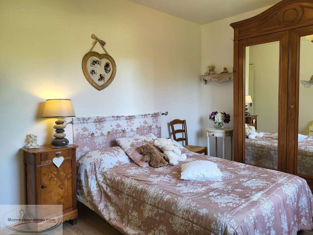 Maison à CHEVAGNY-LES-CHEVRIERES