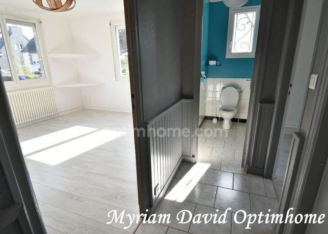 Maison familiale 171 m² – DPE C – 5 chambres – Terrain paysagé de 2 400 m² – Rostrenen - photo 37