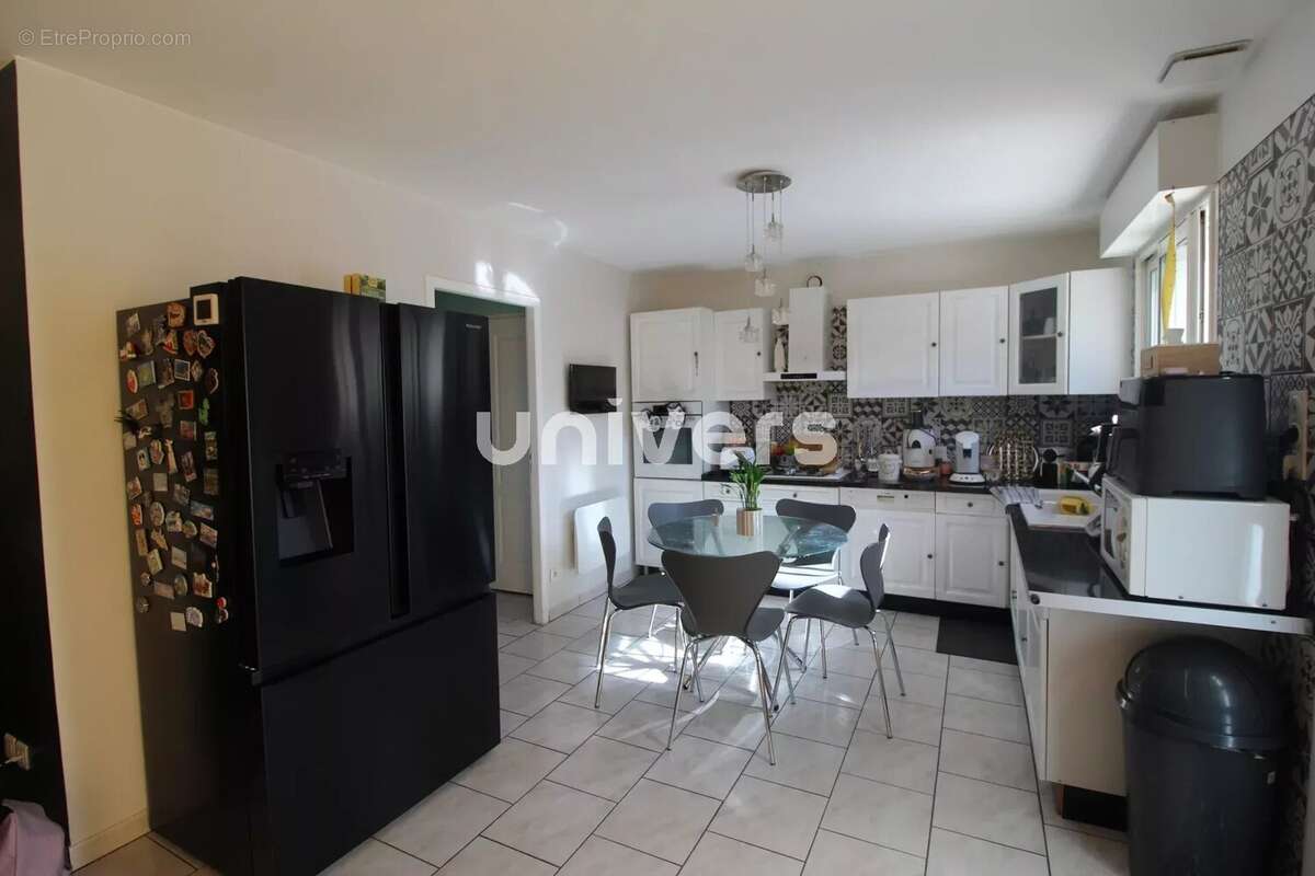 Maison à ETOILE-SUR-RHONE