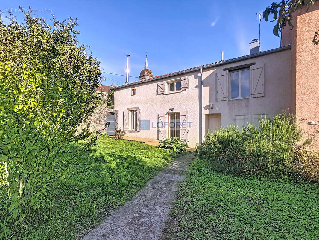 Maison à FRESNES-SUR-APANCE