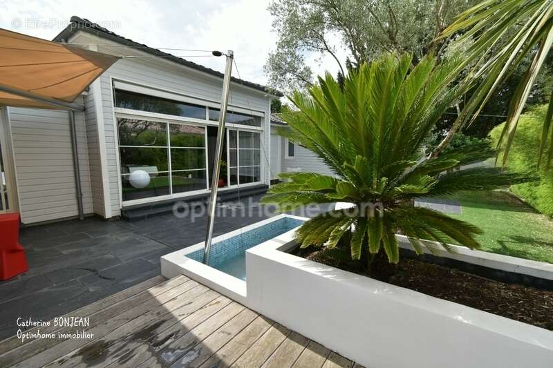 Maison à BLANQUEFORT