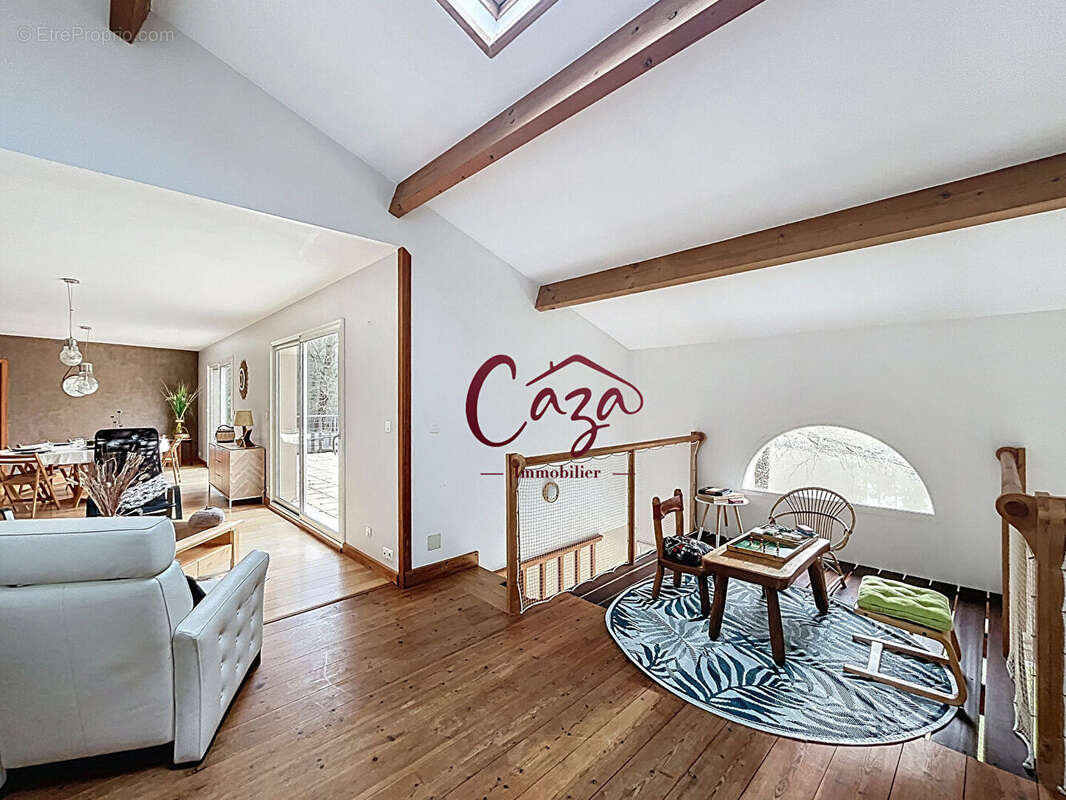 Maison à FARGUES-SAINT-HILAIRE