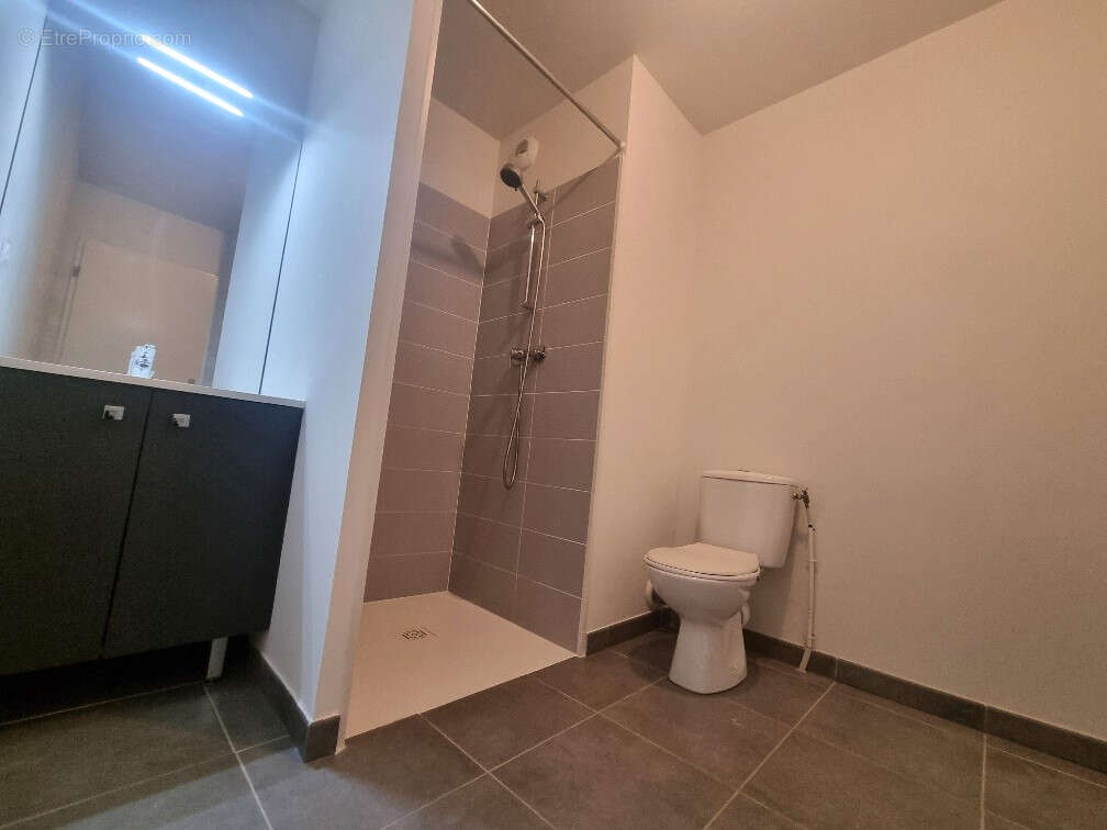 Appartement à BEAUZELLE