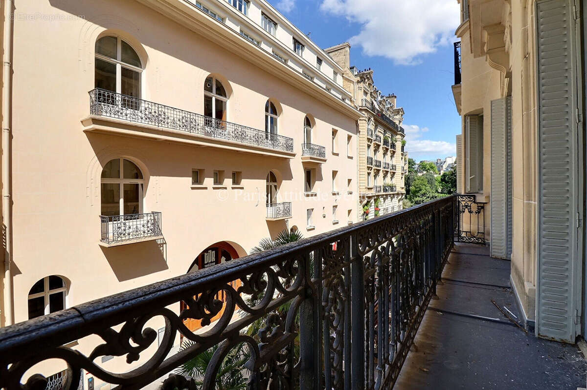 Appartement à PARIS-7E