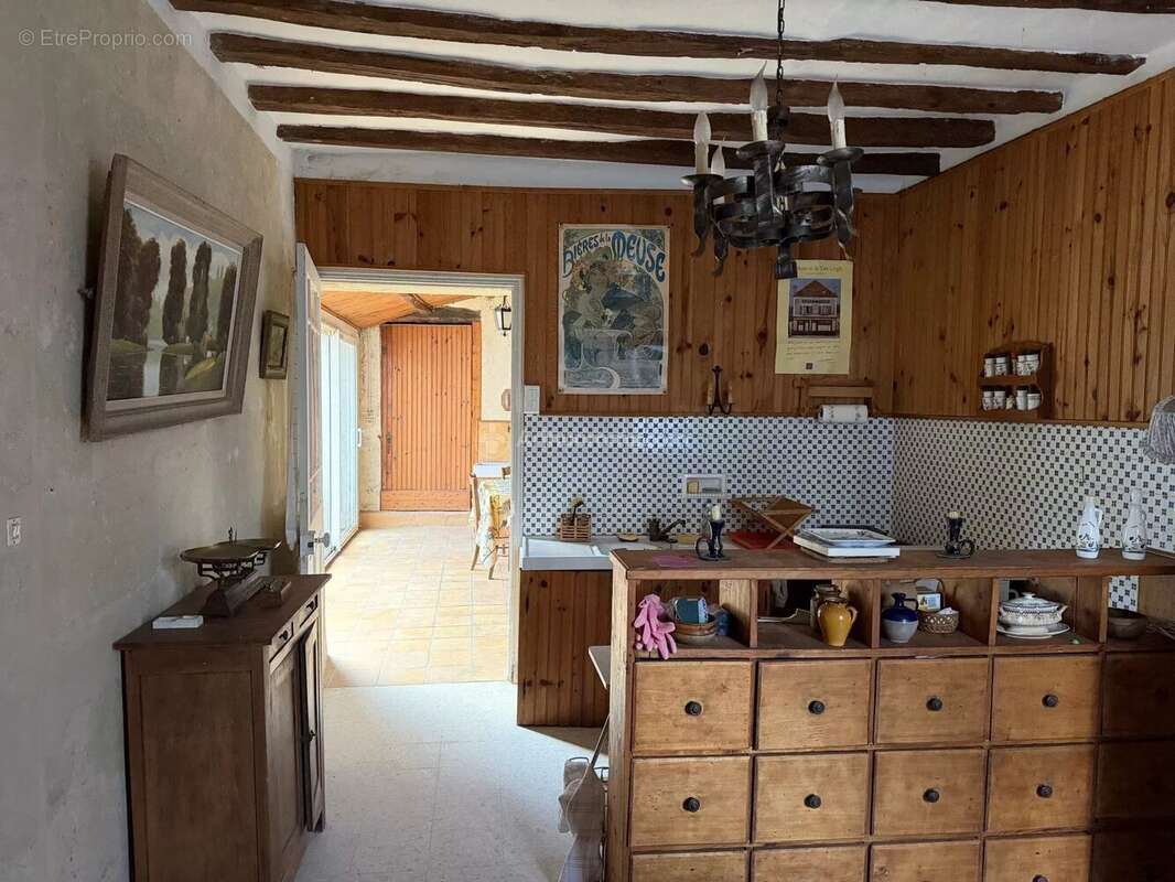 Maison à VILLEDIEU-LE-CHATEAU