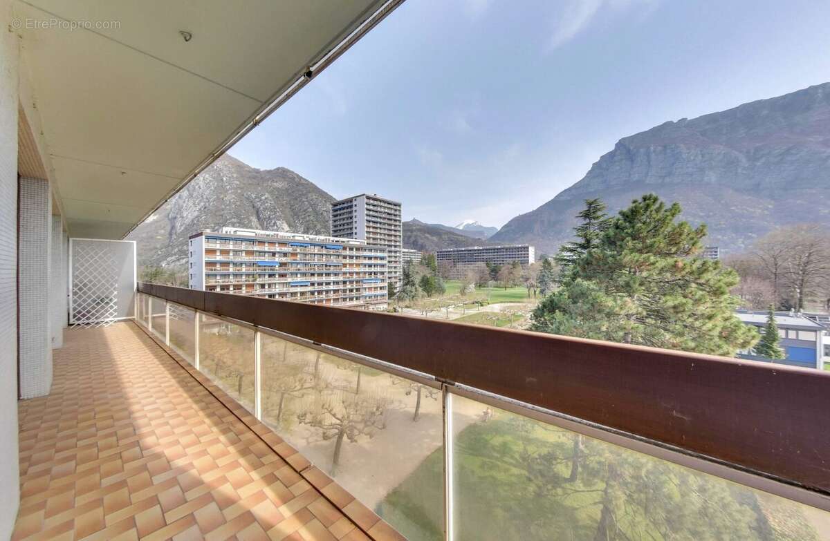 Appartement à SAINT-EGREVE