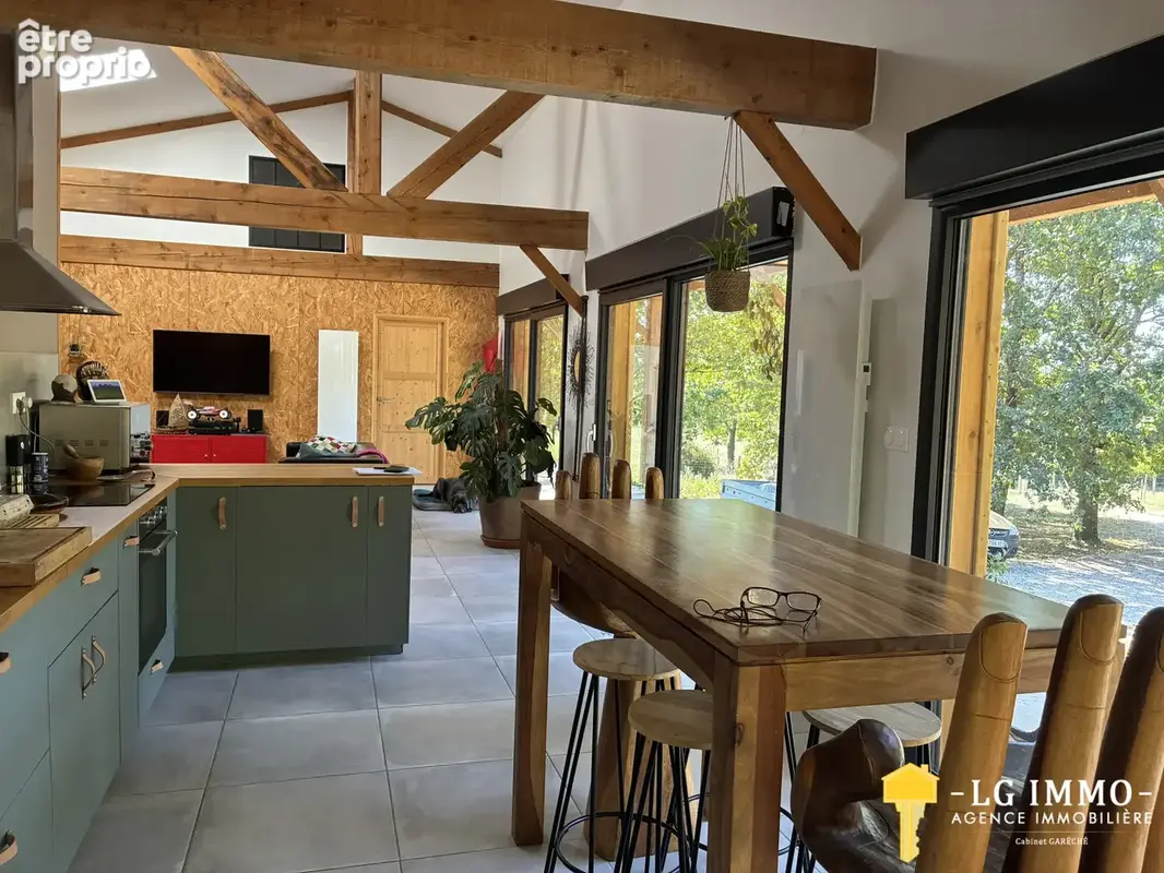 Maison contemporaine en bois, 3 chambres avec leur salle d'eau, jardin 3800 m2 - photo 9