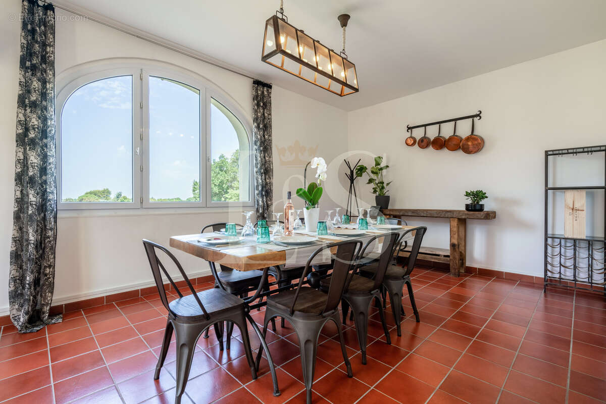 Maison à MAUBEC